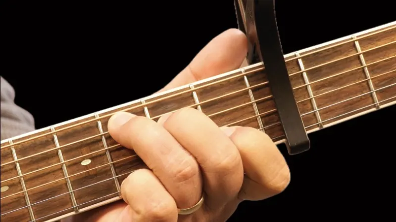 How To Use A Capo course